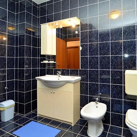 Nada 1683 Фажана